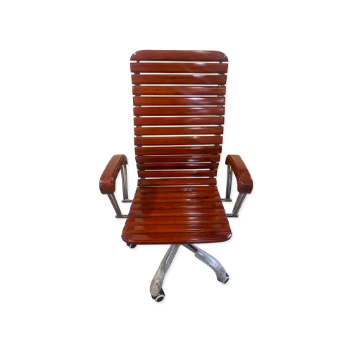 curv-linear-wooden-boss-chair